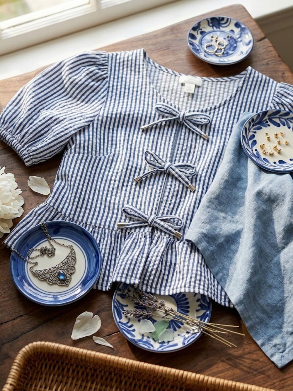 Japna Striped Front Bow Tie Seersucker Blouse Large L Navy Ivory Puff Sleeve
